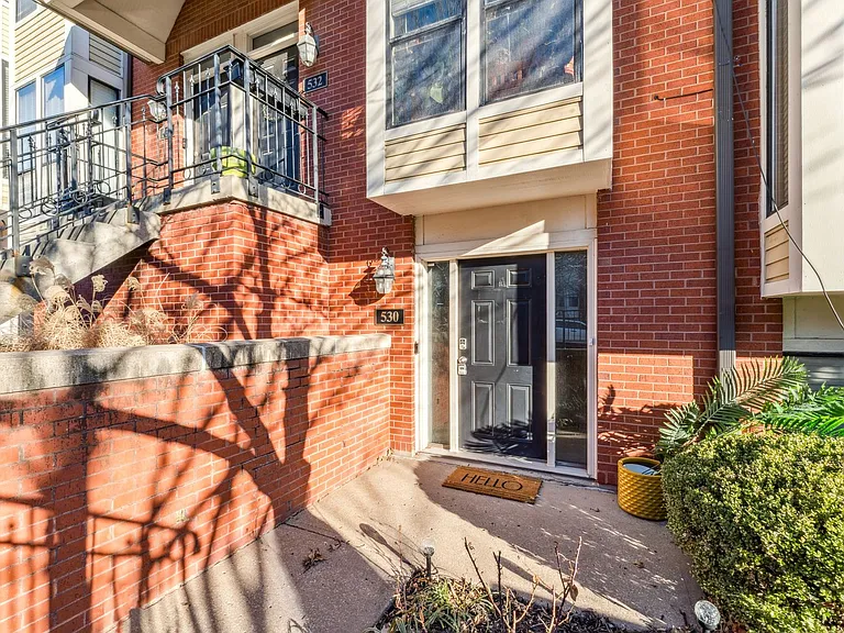 530 W 10th St #530 — Photo 27