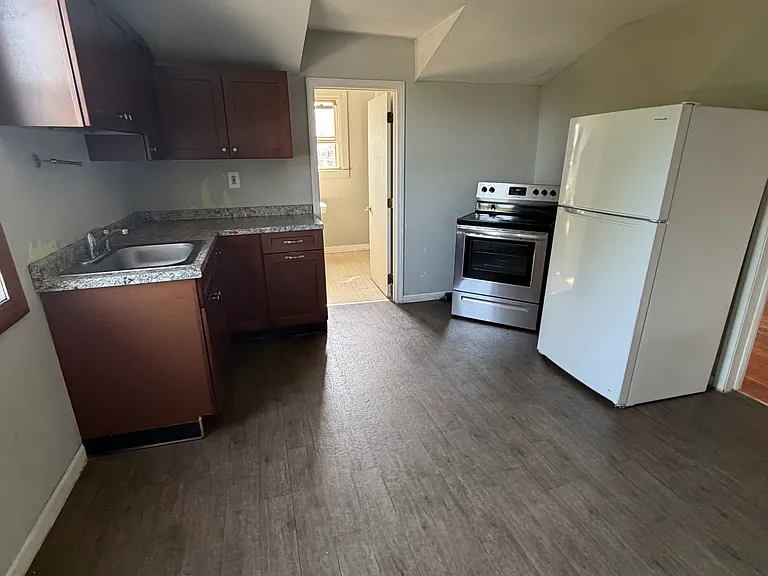 156 Main St #6 — Photo 7