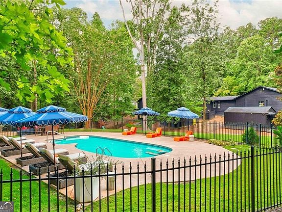 3rd image of 134 Cedar Dr