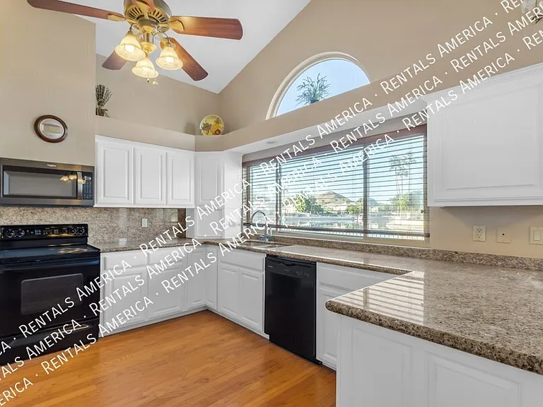 5822 W Abraham Ln — Photo 13