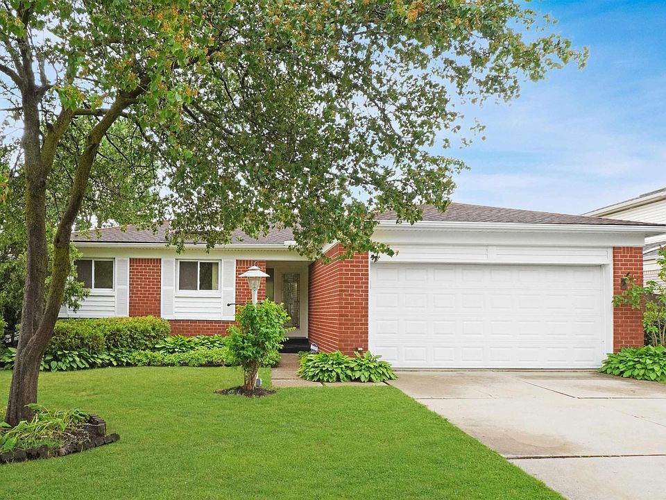1st image of 33726 Dyar Ct