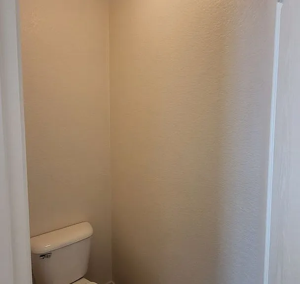 517 S 115th Dr — Photo 11