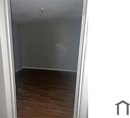 3rd image of 2246 Griggs Ave