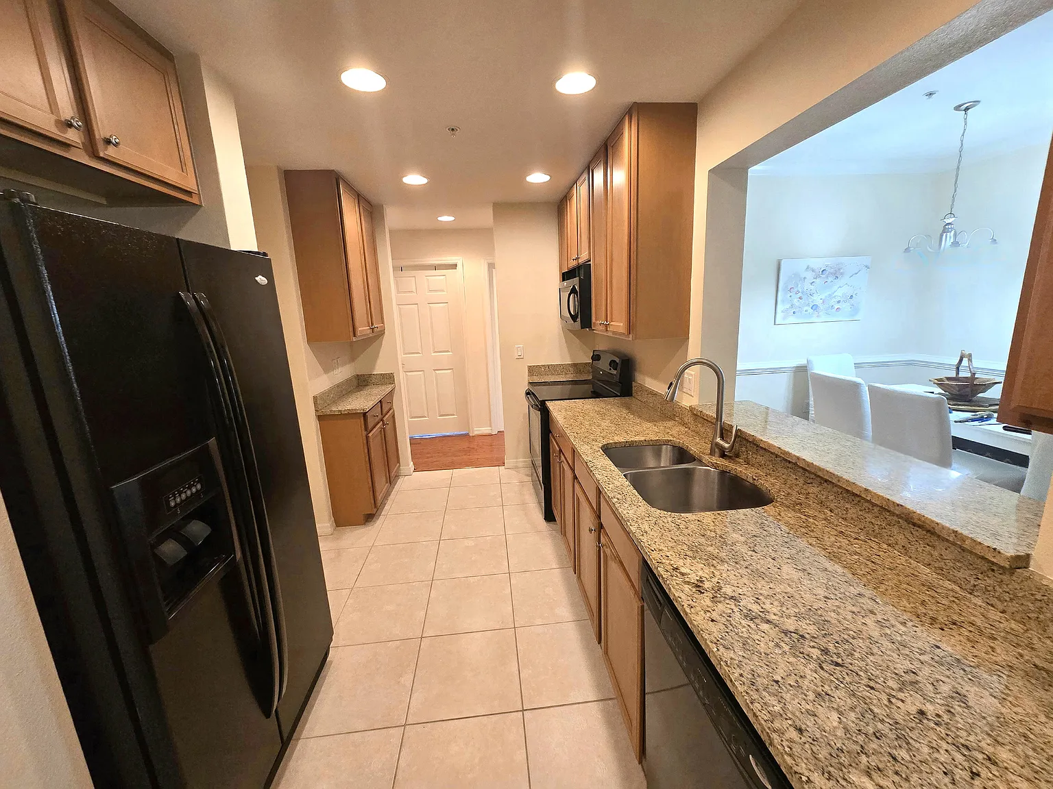 3 bed, 1455 sqft, $2,700 — Photo 4
