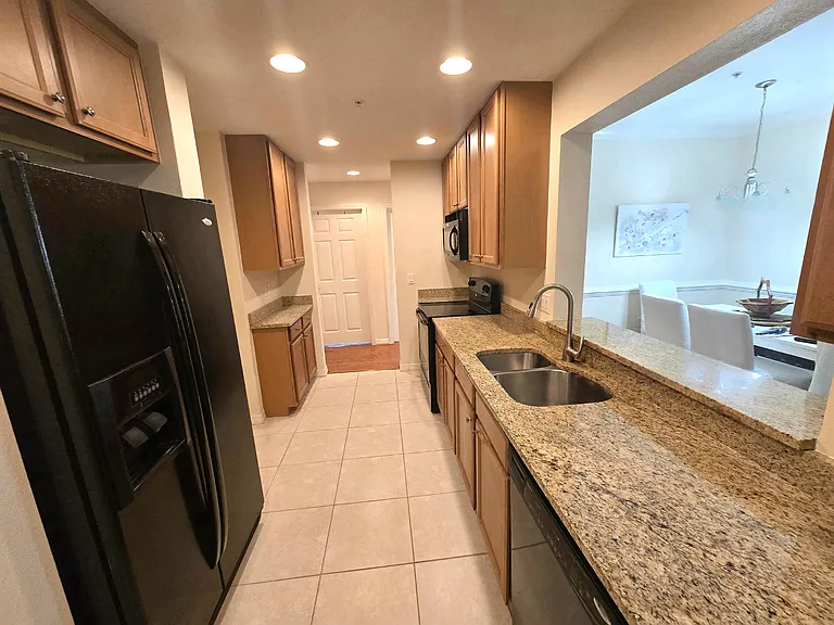 4005 Overture Cir — Photo 4