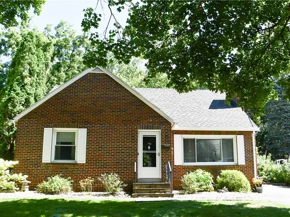 134 Century Dr, Syracuse, NY 13209