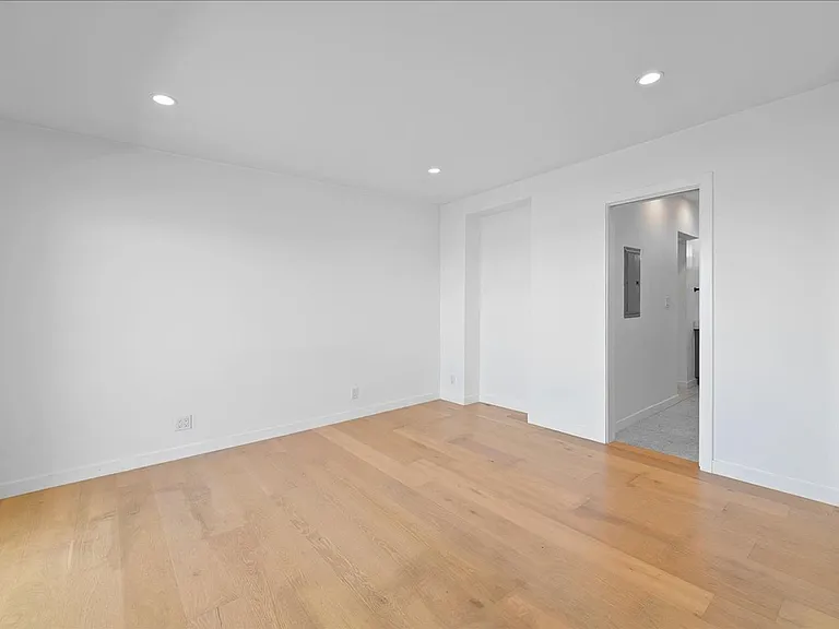 1210 Larrabee St #7 — Photo 13