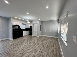 7135 SW 21st St #3, Miami, FL 33155