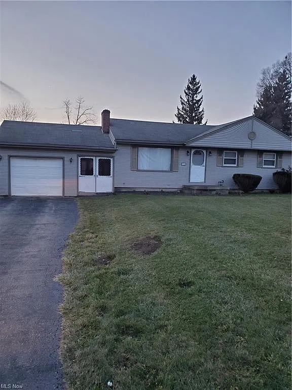 458 13th St photo 1