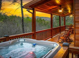 9 Dean Ct, Blue Ridge, GA 30513