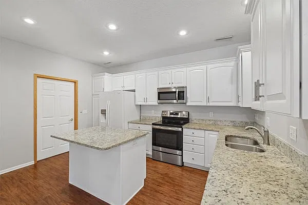 2 bed, 1475 sqft, $1,900 — Photo 2