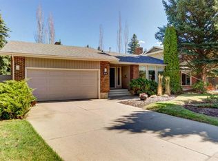 304 NW Lake Mead Cres SE, Calgary, AB T2J 3Z9
