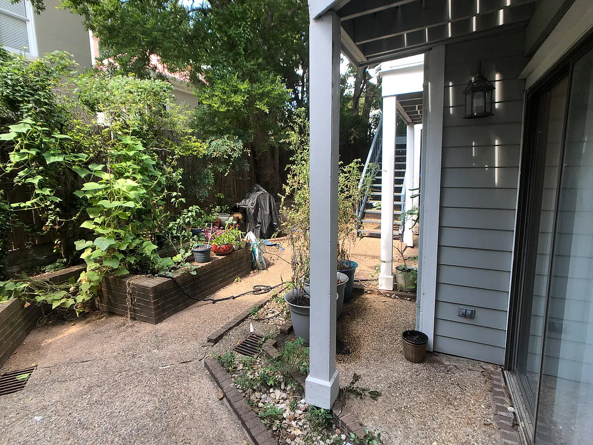 Building Photo - 1808 Rio Grande St #4