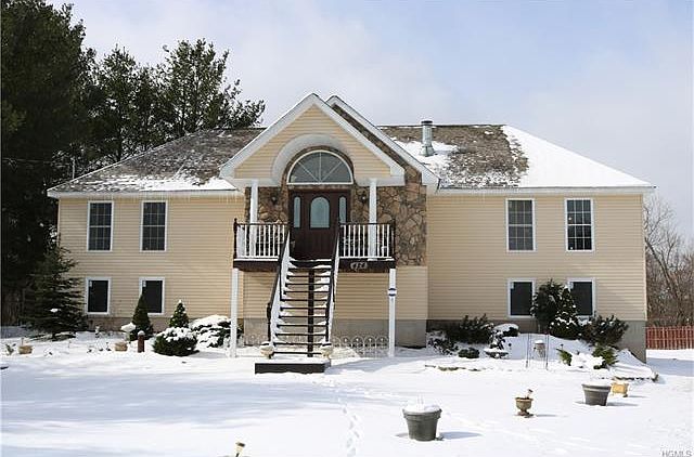 2nd image of 424 Pine Grove Rd
