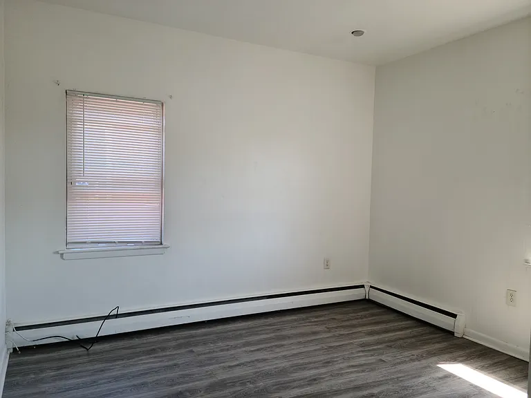 312 Franklin Ave #5 — Photo 6