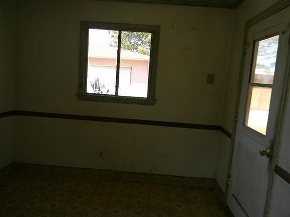3rd image of 1507 Torrance Blvd