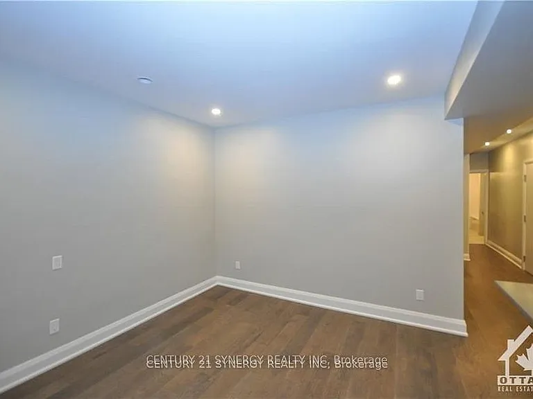 571 McLeod St #2 — Photo 15
