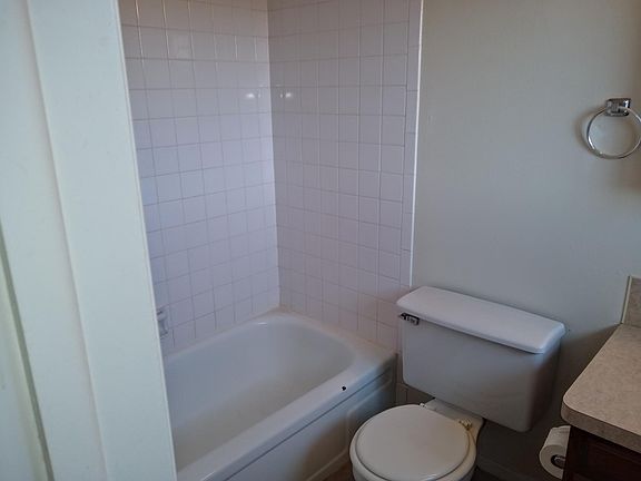 4th image of 1380 Jefferson Ave APT 3