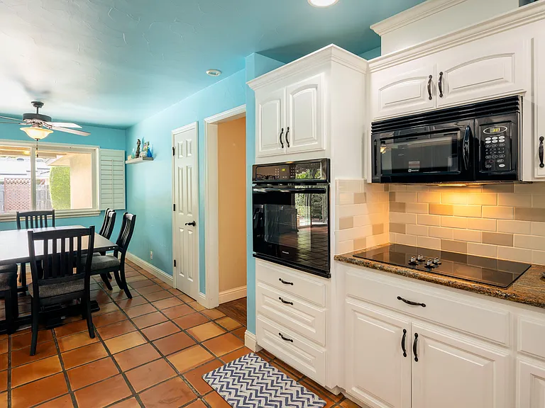 6519 N Mariposa St — Photo 23