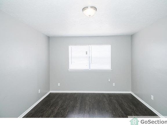 5th image of 301 Hal Muldrow Dr