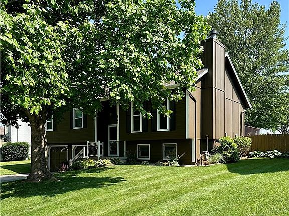 2nd image of 2541 NE Dale Hunter Ln
