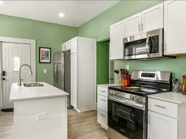 2927 Boulevard Pl — Photo 10