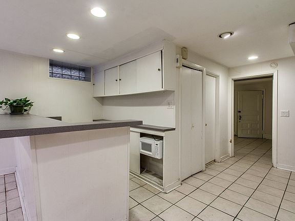 3rd image of 2216 N Cleveland Ave #G