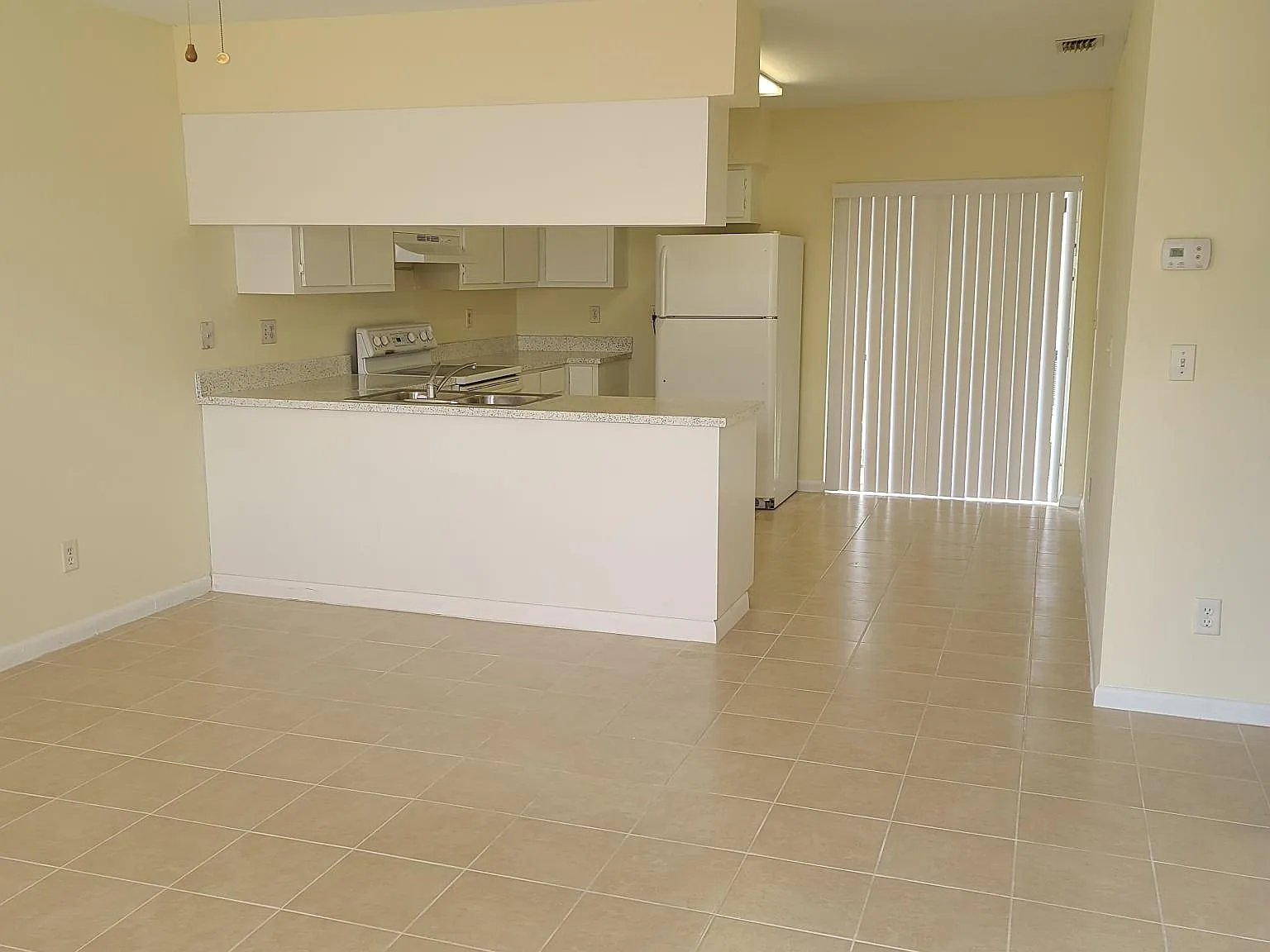 2 bed, 933 sqft, $1,200 — Photo 3