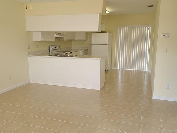 3rd image of 2910 Santa Barbara Blvd APT 3