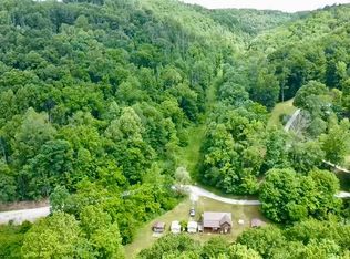 1104 1st Creek Rd, Advent, WV 25231