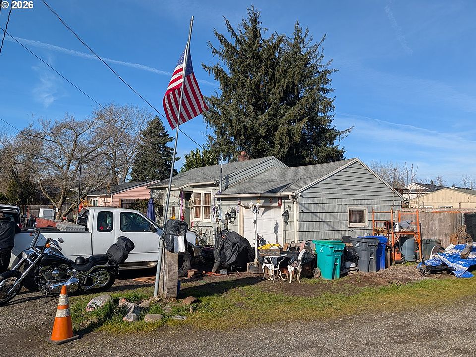 1st image of 8821 SE Rhone St