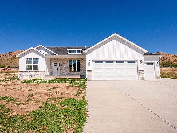 4th image of 2300 Castle Creek Ln