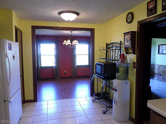 5th image of 1309 Centerville Tpke N