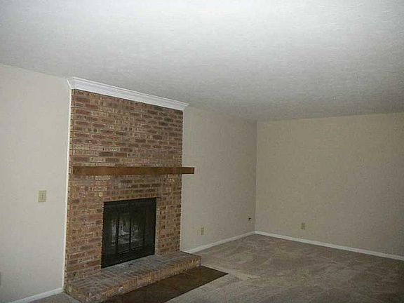 5th image of 4226 Briarwood Dr