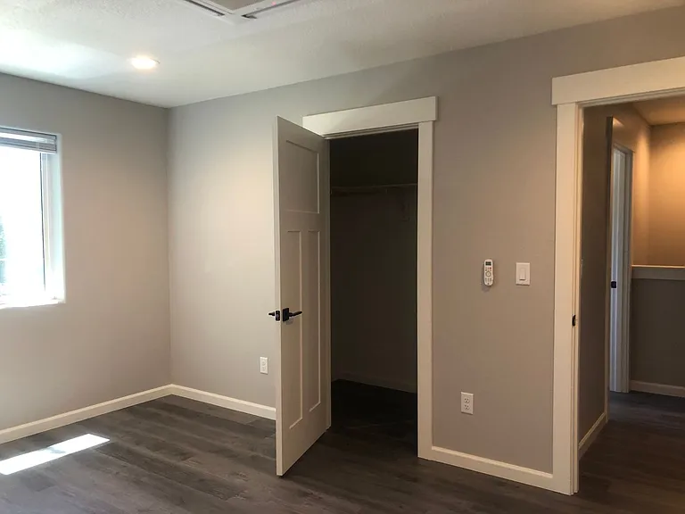 2243 E Main St — Photo 10