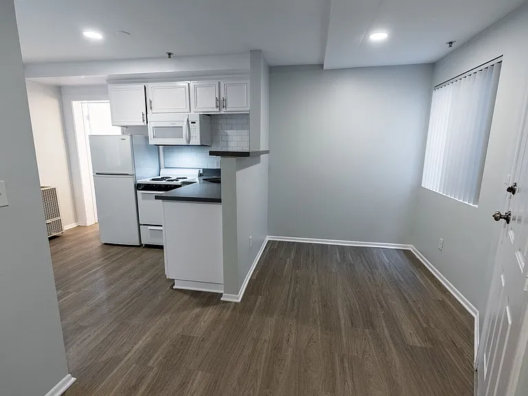 1015 2nd Street — Photo 24