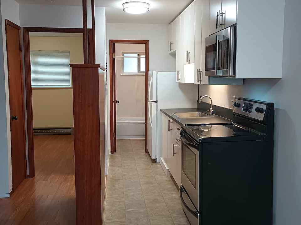 Liv Rm to the left
Dining Rm on the Right
through the kitchen is the bathroom
Bdrm in back left