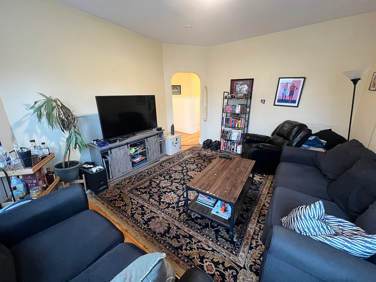 Building Photo - 29 Cameron Ave #6