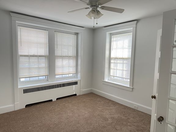 4th image of 19 Summit Grove Ave APT A