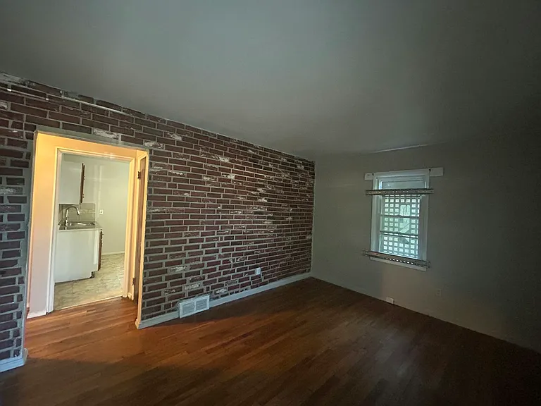 19313 Stahelin Ave — Photo 8