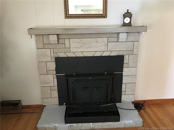 5th image of 205 Pine Dr