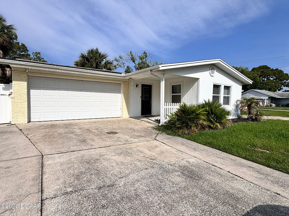 1st image of 302 Fox Pl