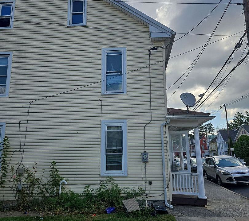 2nd image of 709 Broad St
