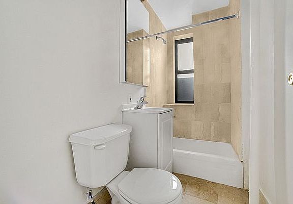 2nd image of 226 E 53rd St APT 4B