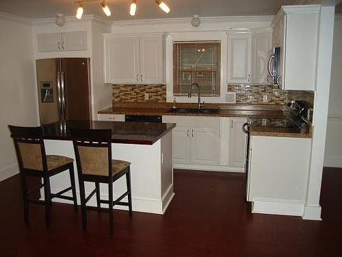 5th image of 432 Gloria Dr