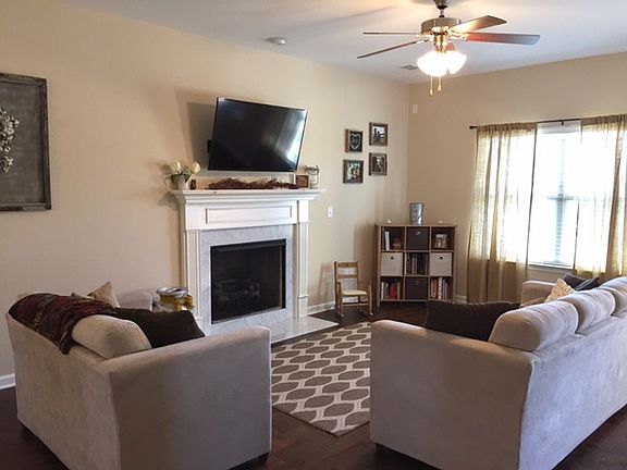 4th image of 1072 E Sagewood Dr