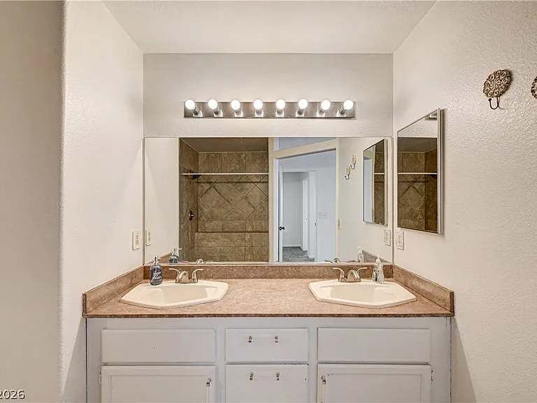 4040 Castle Cove Dr #4040 — Photo 27