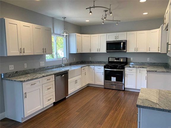 4th image of 700 Angenette Ave