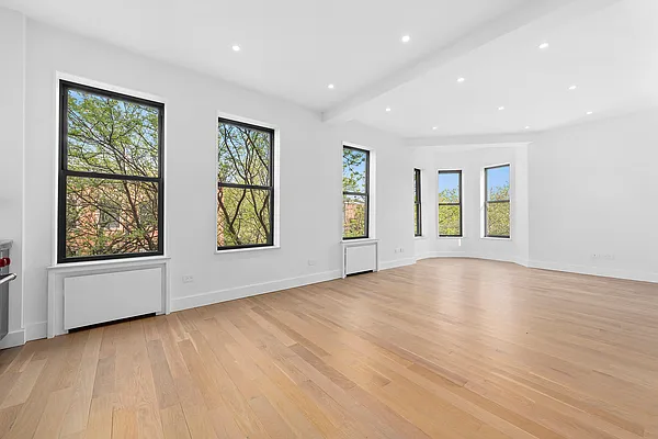 Rented by Compass | media 10