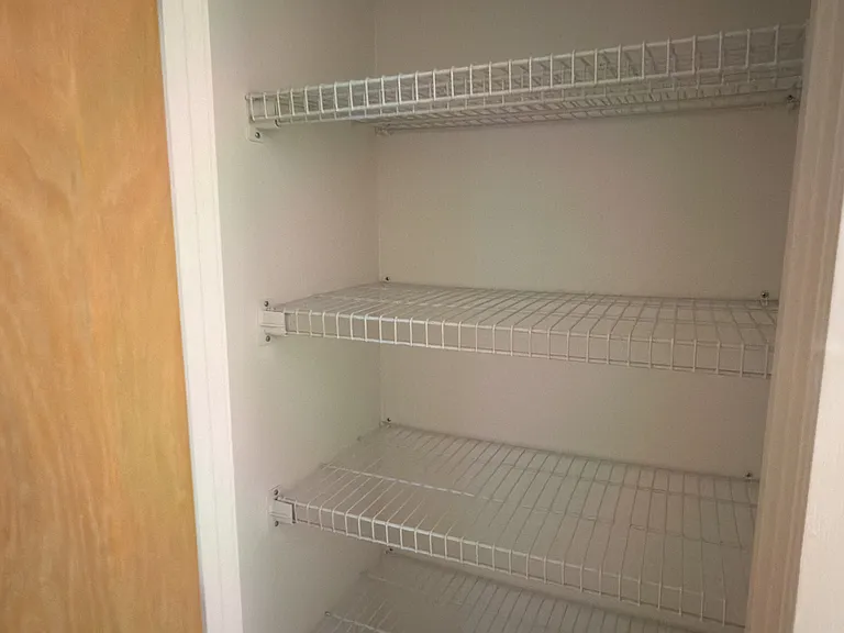 Chelsea Condos — Photo 43